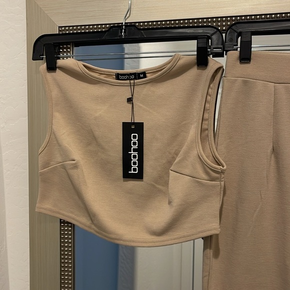 Brand new two piece set Beige color Size Medium - Picture 4 of 8